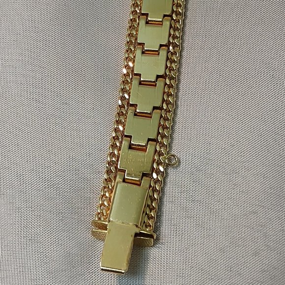 GOLD TONE BRACELET WITH SOMEWHAT SOUTHWESTERN DESIGN. no markings - Picture 5 of 5
